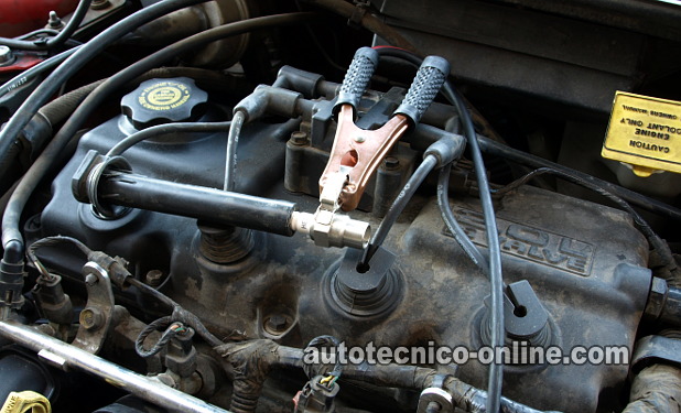 Cómo Probar La Bobina De Encendido DIS (Chrysler 2.0L, 2.4L) Cómo Probar La Bobina De Encendido DIS (Chrysler 2.0L, 2.4L)