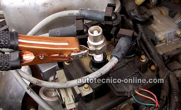 Verificando Disparo De Chispa Directamente En La Torre De La Bobina De Encendido. Cómo Probar La Bobina De Encendido DIS (Ford 1.9L, 2.0L) Verificando Disparo De Chispa Directamente En La Torre De La Bobina De Encendido. Cómo Probar La Bobina De Encendido DIS (Ford 1.9L, 2.0L)