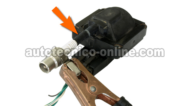 Verificando Disparo De Chispa Directamente Sobre La Torre De La Bobina. Cómo Probar la Bobina de Encendido (Ford 4.9L, 5.0L, 5.8L) Verificando Disparo De Chispa Directamente Sobre La Torre De La Bobina. Cómo Probar la Bobina de Encendido (Ford 4.9L, 5.0L, 5.8L)