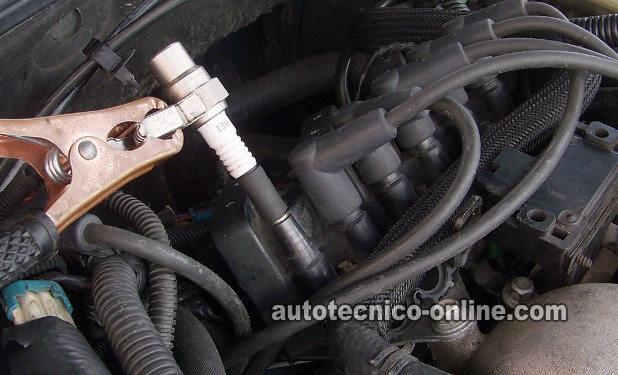 Verificando El Disparo De Chispa En Las 2 Torres De La Misma Bobina De Encendido. Cómo Probar Las Bobinas De Encendido GM 3.1L, 3.4L