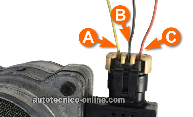 Verificando Alimentación De 12 Voltios. Cómo Probar El Sensor MAF GM 3.1L, 3.4L, 4.3L, 5.0L, y 5.7L Verificando Alimentación De 12 Voltios. Cómo Probar El Sensor MAF GM 3.1L, 3.4L, 4.3L, 5.0L, y 5.7L
