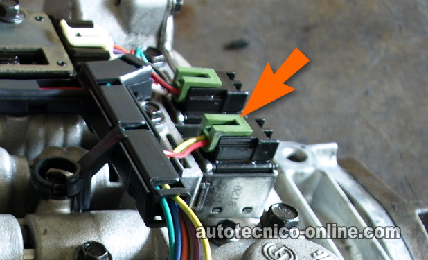 Cómo Probar Los Solenoides A y B De La Transmisión Automática Cómo Probar Los Solenoides A y B De La Transmisión Automática
