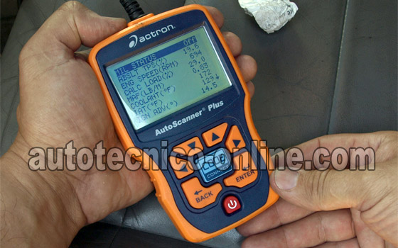Usando Un Escáner Para Chequear Falla De Encendido (Ford 1.9L, 2.0L) Usando Un Escáner Para Chequear Falla De Encendido (Ford 1.9L, 2.0L)