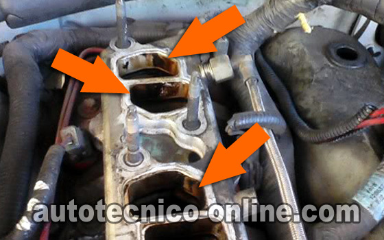 Cámara De Distribución Tiene Que Ser Removida Para Obtener Acceso a 3 Inyectores De Combustible (Ford 4.0L) Cámara De Distribución Tiene Que Ser Removida Para Obtener Acceso A 3 Inyectores De Combustible (Ford 4.0L).