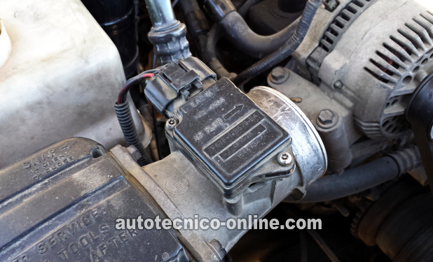 Cómo Probar El Sensor MAF (1998, 1999, 2000, 2001 3.0L V6 Ford Ranger y Mazda B3000) Cómo Probar El Sensor MAF (1998, 1999, 2000, 2001 3.0L V6 Ford Ranger y Mazda B3000)