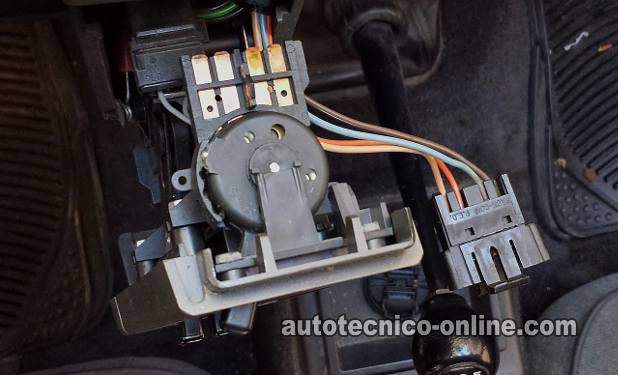 Cómo Probar El Interruptor De Velocidades Del Soplador (1987, 1988, 1989, 1990, 1991, 1992, 1993 2.5L Chevrolet S10 Pickup, GMC S15 Pickup, GMC Sonoma)