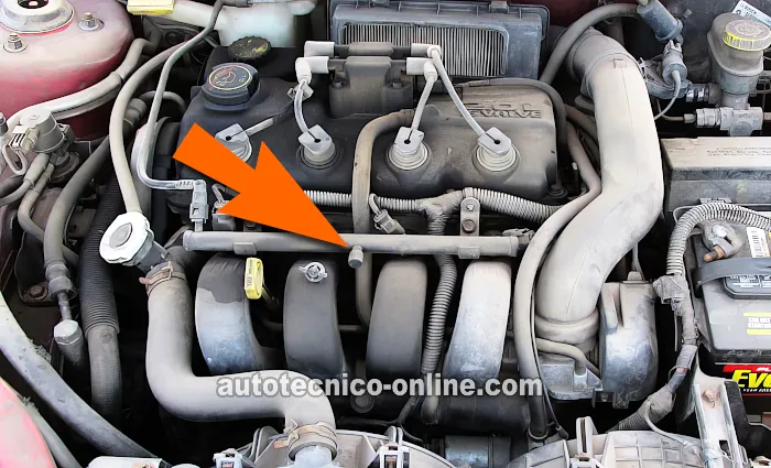Fuel Pump Schrader Valve Test Port Location. Cómo Probar La Bomba De Combustible (1995, 1996, 1997, 1998, 1999 2.0L SOHC Dodge y Plymouth Neon) Fuel Pump Schrader Valve Test Port Location. Cómo Probar La Bomba De Combustible (1995, 1996, 1997, 1998, 1999 2.0L SOHC Dodge y Plymouth Neon)