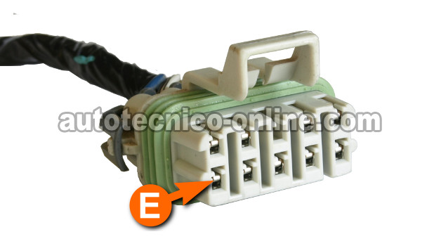 Verificando Alimentación De Tierra. Cómo Verificar El Sensor #1 de la Posición Del Pedal Del Acelerador (APP 1) Verificando Alimentación De Tierra. Cómo Verificar El Sensor #1 de la Posición Del Pedal Del Acelerador (APP 1)