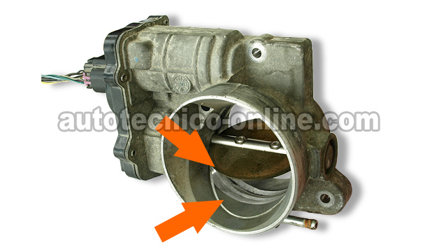 Cómo Limpiar El Cuerpo Del Acelerador Electrónico (GM 4.8L, 5.3L, 6.0L)