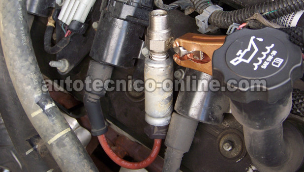 Verificando El Disparo De Chispa En El Cable De Bujía. Cómo Verificar Las Bobinas De Encendido (GM 4.8L, 5.3L, 6.0L) Verificando El Disparo De Chispa En El Cable De Bujía. Cómo Verificar Las Bobinas De Encendido (GM 4.8L, 5.3L, 6.0L)