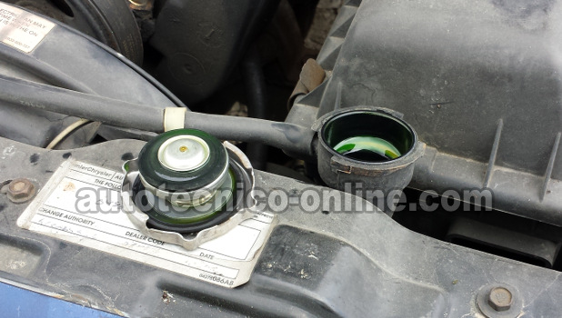 Cómo Probar Un Empaque De Cabeza (1987-2006 4.0L Jeep) Cómo Probar Un Empaque De Cabeza (1987-2006 4.0L Jeep)