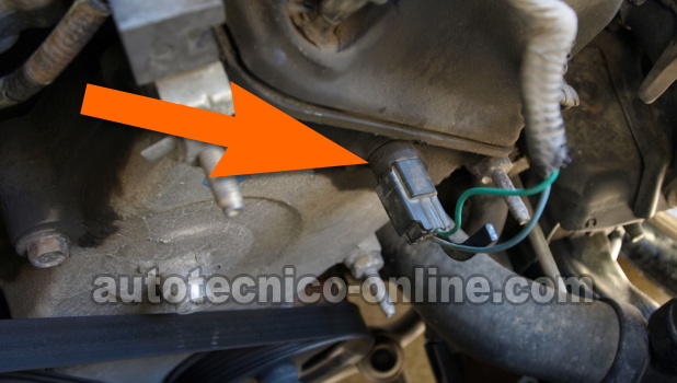 Verificando El Sensor De Posición Del Árbol De Levas (1997-1999 Ford 4.6L, 5.4L) Verificando El Sensor De Posición Del Árbol De Levas (1997-1999 Ford 4.6L, 5.4L)