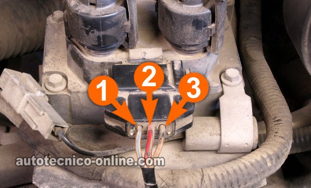 Cómo Probar El Módulo De Encendido (2.3L Ford) Cómo Probar El Módulo De Encendido (2.3L Ford)