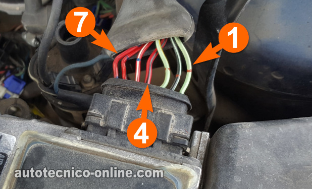 Probando El Circuito De Voltaje. Prueba Del Sensor MAF (1988, 1989, 1990, 1991, 1992 2.2L Mazda 626) Probando El Circuito De Voltaje. Prueba Del Sensor MAF (1988, 1989, 1990, 1991, 1992 2.2L Mazda 626)