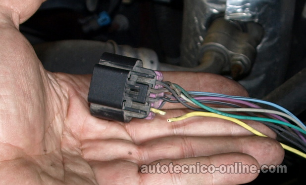 Verificando El Conector Eléctrico Del Cuerpo Del Acelerador. Cómo Probar El Código P0220 Del Cuerpo Del Acelerador Electrónico Verificando El Conector Eléctrico Del Cuerpo Del Acelerador. Cómo Probar El Código P0220 Del Cuerpo Del Acelerador Electrónico