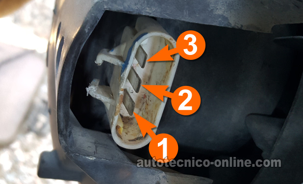 Verificando El Consumo De Corriente Del Motor Del Ventilador. Cómo Probar El Motor Del Ventilador Del Radiador (1997, 1998, 1999 3.8L Ford Mustang) Verificando El Consumo De Corriente Del Motor Del Ventilador. Cómo Probar El Motor Del Ventilador Del Radiador (1997, 1998, 1999 3.8L Ford Mustang)