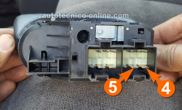 Probando La Continuidad Del Circuito De Las Luces De Estacionamiento. Cómo Probar Un Problema De Falta De Luces De Estacionamiento (1997, 1998 F150, F250, And Expedition) Probando La Continuidad Del Circuito De Las Luces De Estacionamiento. Cómo Probar Un Problema De Falta De Luces De Estacionamiento (1997, 1998 F150, F250, And Expedition)
