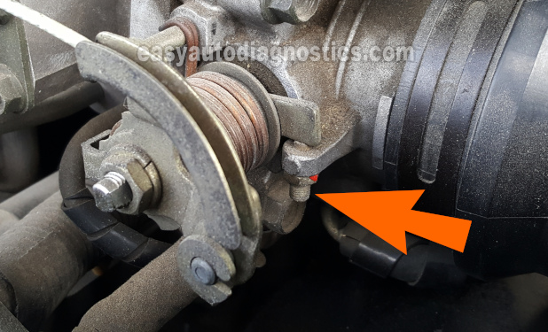 Verificando Que El Sensor TPS Tenga Alimentación De 5 Voltios. Cómo Probar El Sensor De La Posición Del Acelerador (1992, 1993, 1994, 1995, 1996, 1997, 1998, 1999 3.2L Isuzu Amigo, Rodeo, y Trooper, 3.2L Honda Passport) Verificando Que El Sensor TPS Tenga Alimentación De 5 Voltios. Cómo Probar El Sensor De La Posición Del Acelerador (1992, 1993, 1994, 1995, 1996, 1997, 1998, 1999 3.2L Isuzu Amigo, Rodeo, y Trooper, 3.2L Honda Passport)