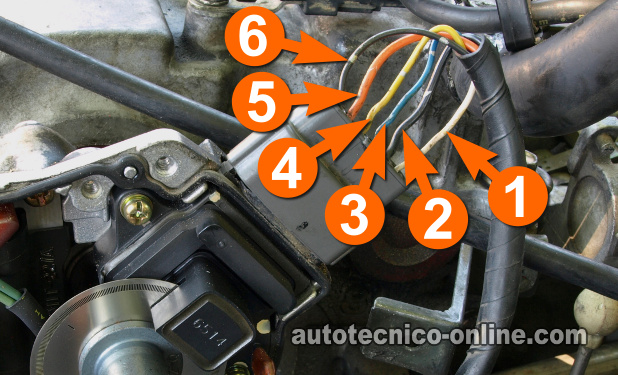 Cómo Probar El Sensor De La Posición Del Árbol De Levas (1997-2001 2.4L Nissan Altima) Cómo Probar El Sensor De La Posición Del Árbol De Levas (1997-2001 2.4L Nissan Altima)