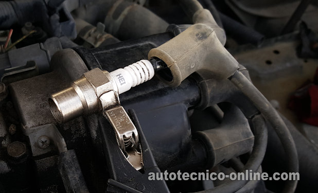 Probando El Cable De Alta Tensión De La Bobina De Encendido. Cómo Probar El Sistema De Encendido (1995, 1996, 1997 2.7L V6 Honda Accord) Probando El Cable De Alta Tensión De La Bobina De Encendido. Cómo Probar El Sistema De Encendido (1995, 1996, 1997 2.7L V6 Honda Accord)