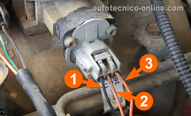 Verificando Que El Sensor TPS Esté Recibiendo 5 Voltios. Cómo Probar El Sensor TPS (1997, 1998, 1999, 2000, 2001, 2002, 2003 3.9L V6 Dodge Ram 1500 Pickup y Van).